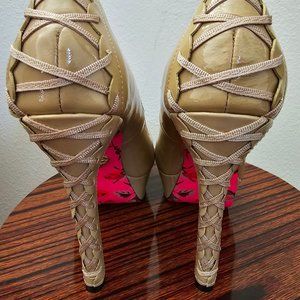 Betsey Johnson Dita US 7